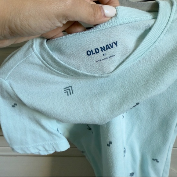 Old Navy Aqua Toddler Kids Tee with Abstract Patterns 3T - Picture 3 of 5